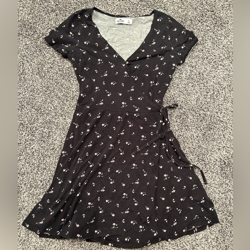 Floral hollister wrap dress